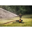 Kép 2/2 - FISKARS Performance pulzáló kör esőztető, talppal be/ki >500 m2 (XL)
